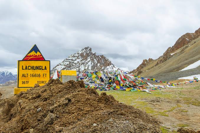 Lachulung La Pass, Passes in Ladakh
